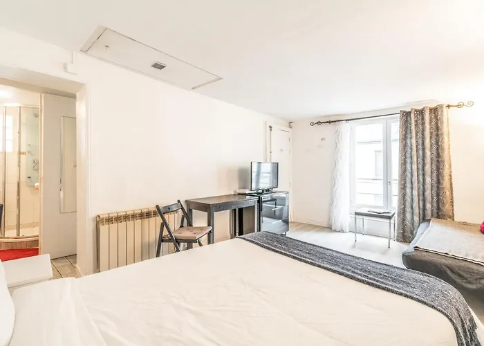 Chatelet Flat